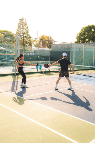 Beginner’s Pickleball Guide: Rules, Scoring, and Essential Pickle Tips